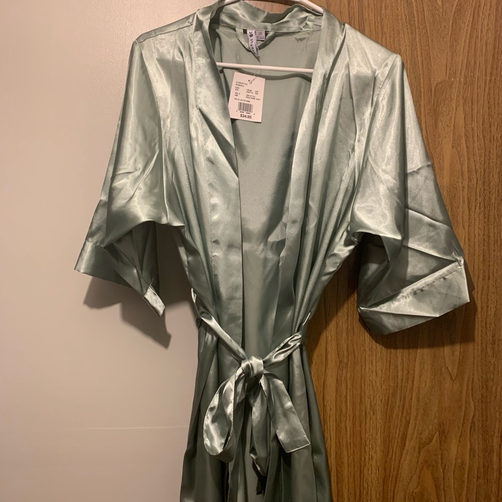 David’s Bridal Robe Dusty Sage S/M